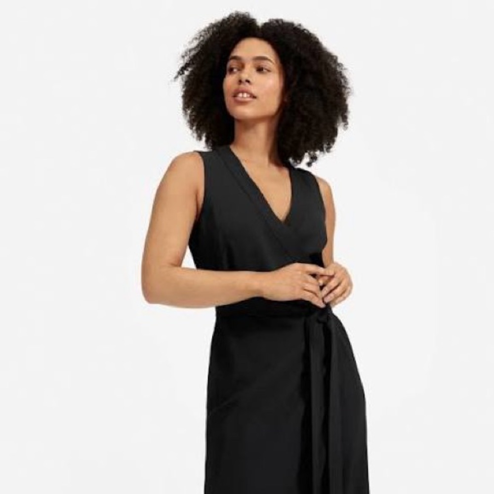 Everlane Japanese GoWeave Sleeveless Wrap Midi Dress in Black
